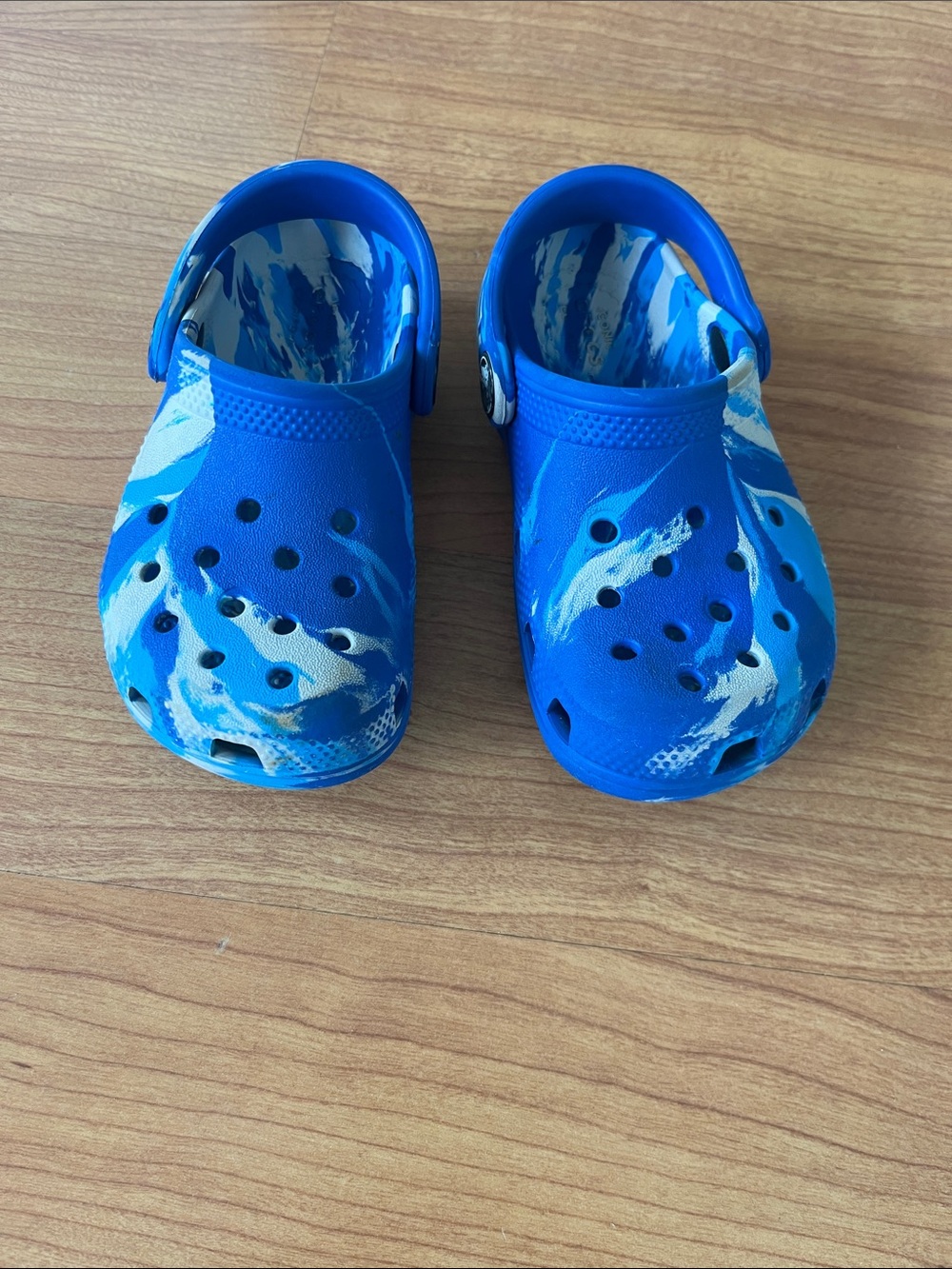 Crocs size 9 toddler